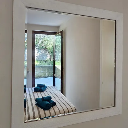 Viky's Apartment-by Goccia Di * Padenghe sul Garda